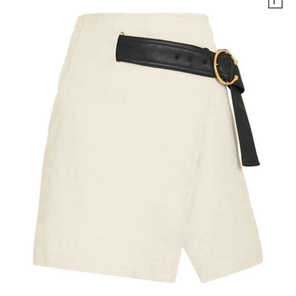 A.L.C. Cream Mini Skirt with Black Belt and Gold Buckle Accent. NWT.